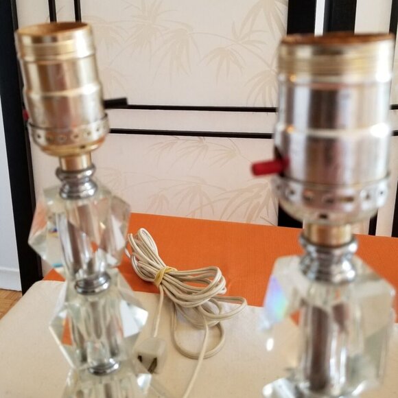 Vintage 1950's Lucite Table/Vanity/Boudoir MCM Lamps 10" - Set of 2 - EUC - Picture 3 of 4